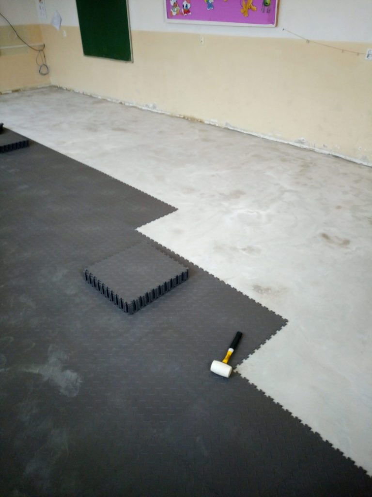 Fußboden für die Grundschule, Slowakei