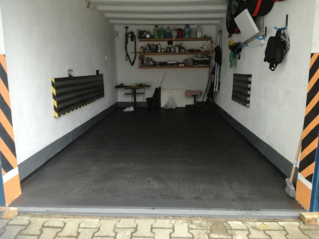 Reparatur einer Garage, Polen