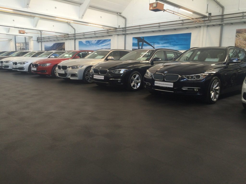 Garagen, BMW Autohändler, Deutschland