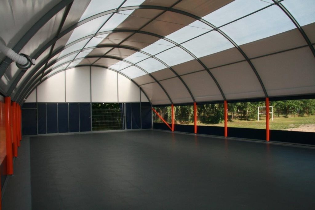 Mehrzwecksporthalle, Polen