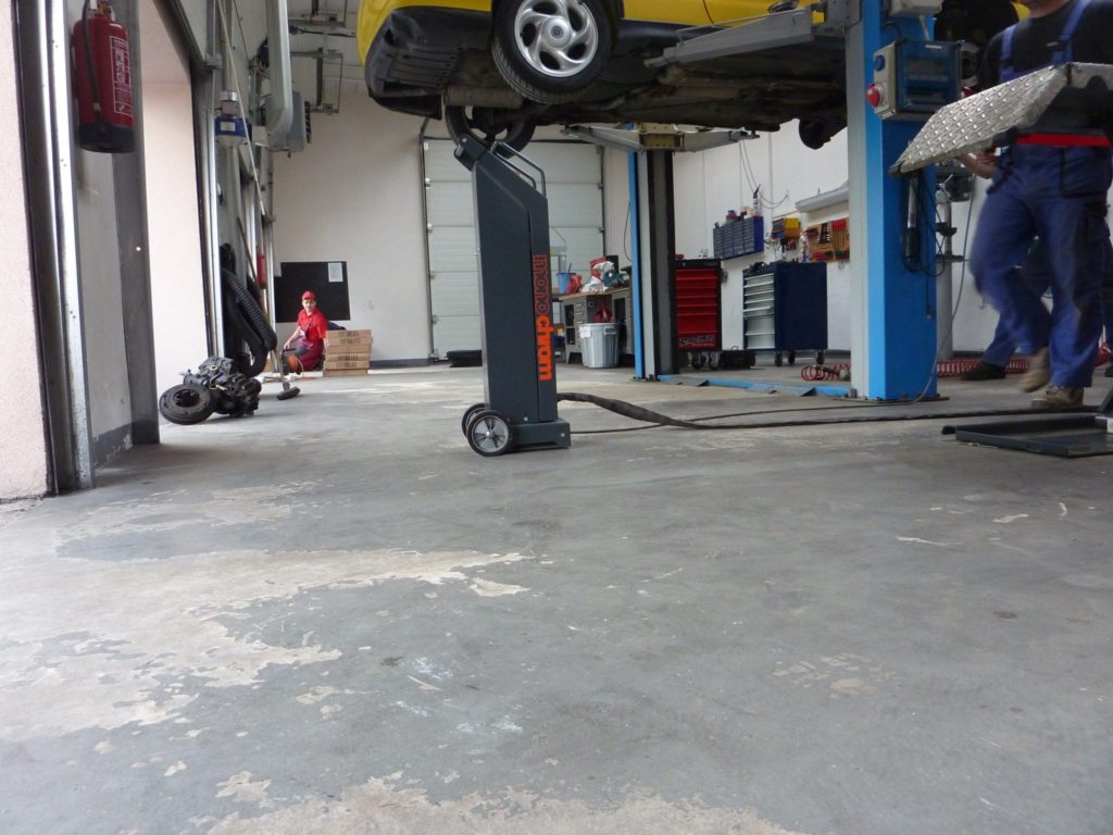 Kfz Werkstätte, Tschechien
