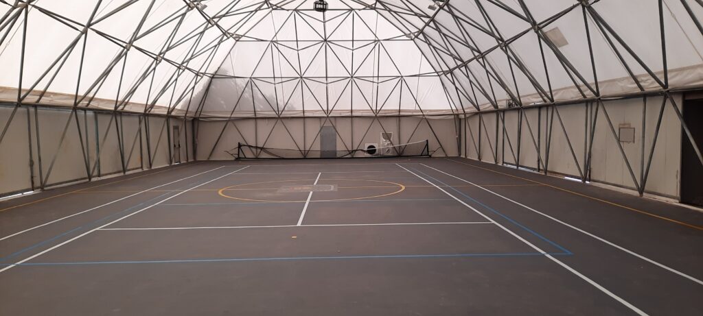 Sporthalle, Italien